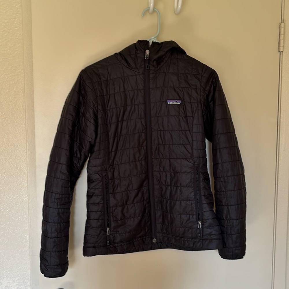 Women’s Patagonia nano puff with hood- small